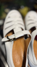 Load image into Gallery viewer, Rosa Mosa White Shoe, Size 39
