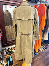 Load image into Gallery viewer, Burberry Tan cotton & poly plaid interior button down TRENCH Coat