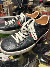 Load image into Gallery viewer, GUCCI Black Leather sneaker stripe, Size 39 Gently worn