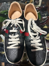 Load image into Gallery viewer, GUCCI Black Leather sneaker stripe, Size 39 Gently worn