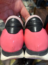 Load image into Gallery viewer, Balenciaga Black & Pink Leather sneaker W/velcro, Size 39