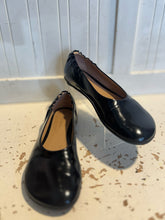 Load image into Gallery viewer, Bottega Veneta Black Patent Leather Size 39 Round Toe ballet flat Shoe