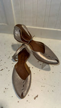 Load image into Gallery viewer, Cydwoq Rose gold Leather Size 36.5 Stud detail Shoe