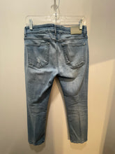 Load image into Gallery viewer, CLOSED faded blue Distressed Jeans, Size 29