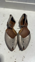 Load image into Gallery viewer, Cydwoq Rose gold Leather Size 36.5 Stud detail Shoe