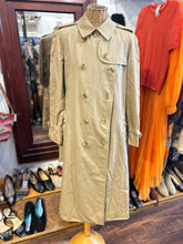 Load image into Gallery viewer, Burberry Tan cotton & poly plaid interior button down TRENCH Coat