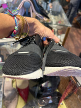 Load image into Gallery viewer, Balenciaga Black & Pink Leather sneaker W/velcro, Size 39