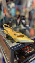 Load image into Gallery viewer, M.Gemi Gold & Tan Leather Size 38 point toe heel Shoe