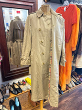 Load image into Gallery viewer, Burberry Tan cotton & poly plaid interior button down TRENCH Coat