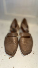 Load image into Gallery viewer, Cydwoq Tan Leather Size 36 Shoe