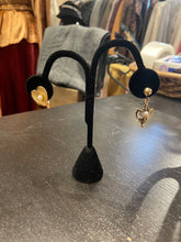 Load image into Gallery viewer, Fine Jewelry Gold Pearl 14k Earrings, Screw Back