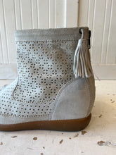 Load image into Gallery viewer, ISABEL MARANT Beige Suede "Bealay Booties" Hidden Wedge Boots, Size 41