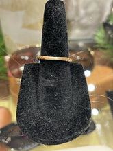 Load image into Gallery viewer, Fine Jewelry 14k Gold Diamond Floral Setting Ring, Size 6.5