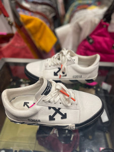 OFF WHITE White & Black Canvas Orange Detail Sneaker, Size 39