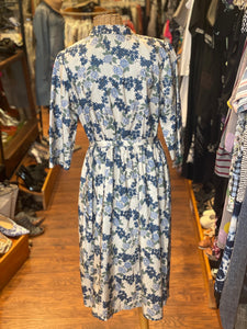 Song Cream/Blue Silk Floral 3/4 Sleeve Button Dress, Size L