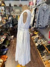 Load image into Gallery viewer, Rebecca Taylor White Cotton pleated v neck Sleeveless Dress, Size 8
