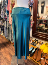 Load image into Gallery viewer, SABLYN seafoam Silk midi Skirt, Size M
