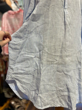 Load image into Gallery viewer, CP Shades Light Blue &amp; white Linen Stripe w/Pocket Top, Size S
