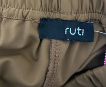 Load image into Gallery viewer, RUTI Wheat Nylon &amp; Spandex Elastic Waist Cropped Wid leg Pant, Size S/M
