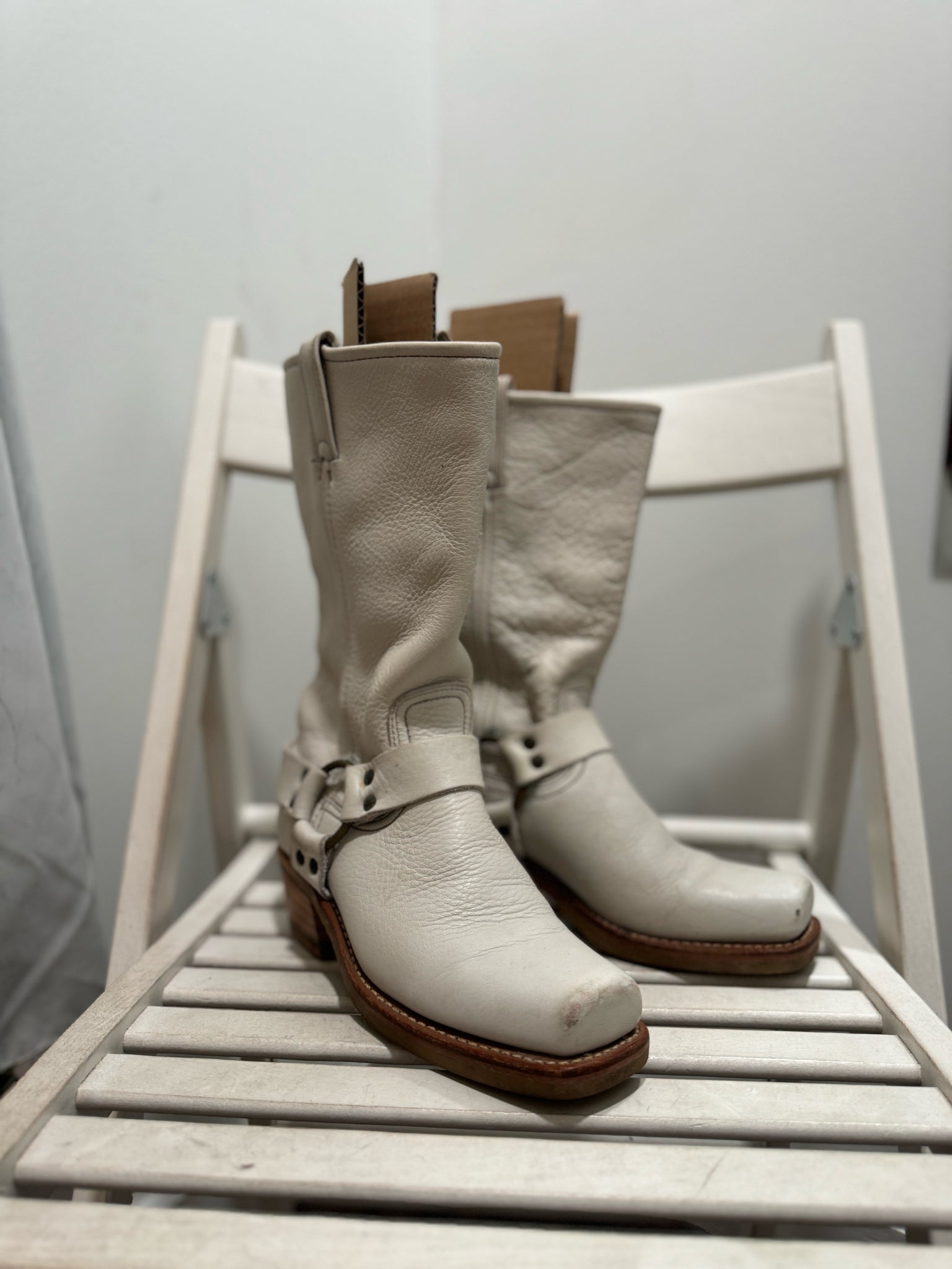 FRYE White Leather Size 7 boot western Shoe