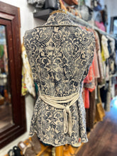Load image into Gallery viewer, Sanctamuerte Navy and grey Cotton Floral Sleeveless Collar Top
