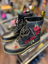 Load image into Gallery viewer, Doc Martens Black &amp; Red Leather Size 8 lace up boot Shoe
