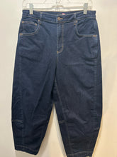 Load image into Gallery viewer, RUTI Dark Wash Cotton Blend barrel Jeans, Size 8
