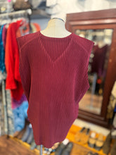 Load image into Gallery viewer, Issey Miyake Ruby crinkle fabric Sleeveless v neck Top
