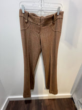Load image into Gallery viewer, Jovovich Hawk Camel Cashmere Houndstooth button detail Vintage Pant, Size 6
