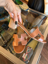 Load image into Gallery viewer, Hermes Brown Leather Sandal Low heel Shoe, Size 39
