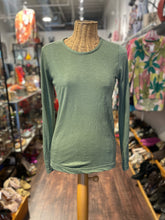 Load image into Gallery viewer, private 02 04 leaf green Cashmere Long sleeve Top, Size 2=M
