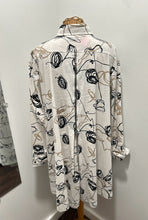 Load image into Gallery viewer, Comfy USA white/black Cotton Blend abstract floral Button up Dress, Size 1X
