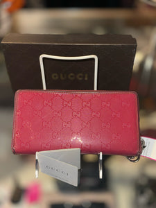 GUCCI Raspberry GG zip around Wallet, Gently Worn, W/box