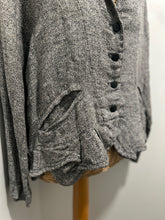 Load image into Gallery viewer, Cynthia Ashby white &amp; black button down Top, Size 1=Small
