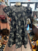 Load image into Gallery viewer, sea NY Black &amp; Ivory floral smocked neckline Knee Dress, Size M
