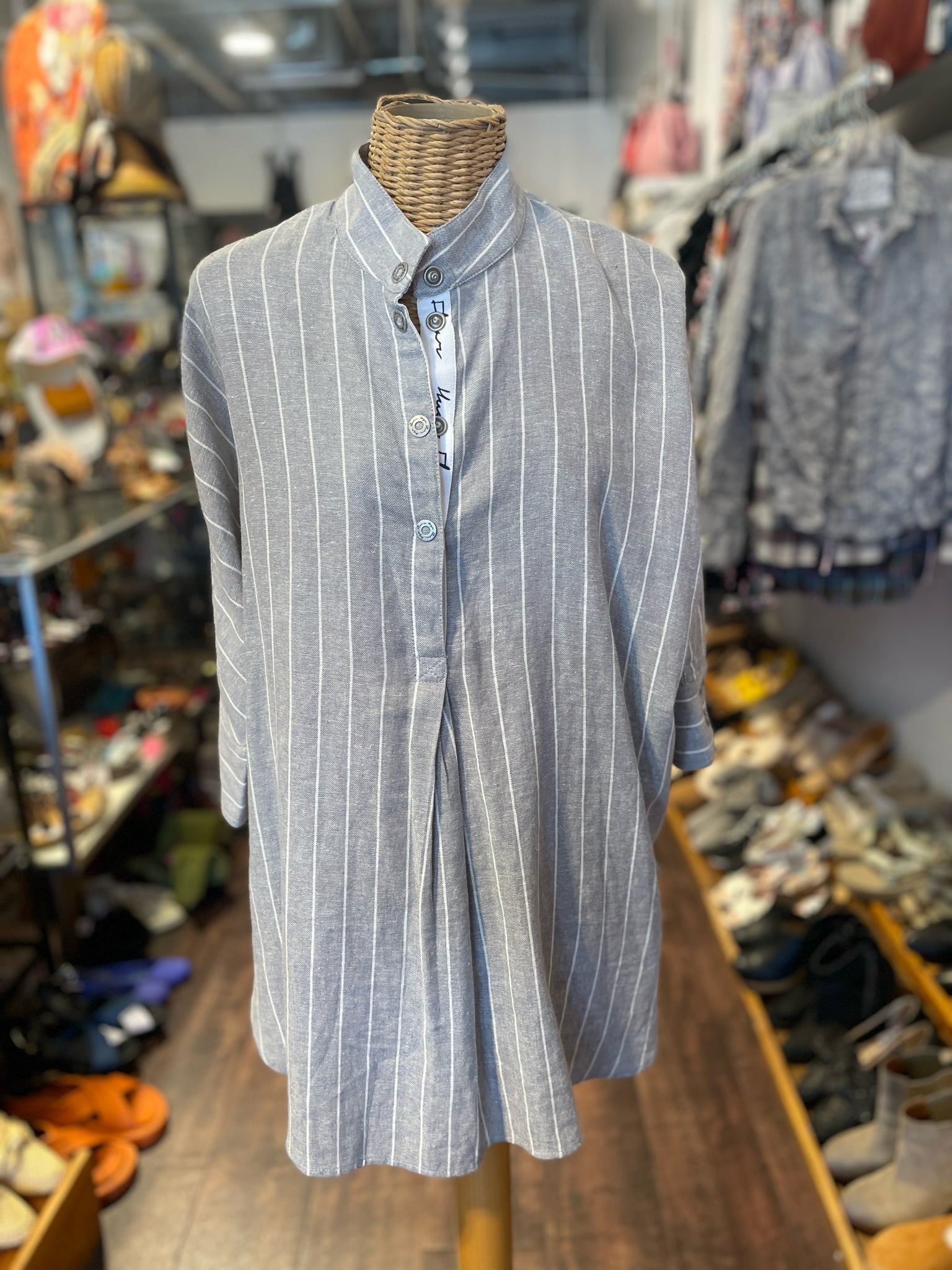 Hugo Flear Grey Linen W/white lines Button up long sleeve Top, Size 0=XS