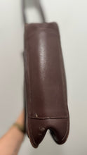 Load image into Gallery viewer, Vintage Coach Brown Leather Size Large turn lock clasp Purse
