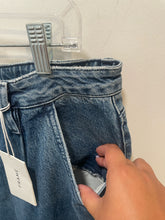 Load image into Gallery viewer, FRAME Blue Cotton Blend pleated barrel leg Jeans, Size 31
