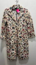 Load image into Gallery viewer, Stella Forest beige &amp; pink Cotton Floral Buttons TRENCH Coat
