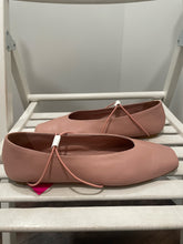 Load image into Gallery viewer, M.Gemi Pink Leather Size 38 Flat Shoe
