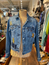Load image into Gallery viewer, Ralph Lauren blue &amp; multi-color Cotton patches Jacket, Size M
