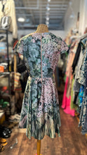 Load image into Gallery viewer, Ted Baker Green &amp; Pink Sateen Floral Short sleeve Dress, Size 4=XL
