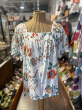 Load image into Gallery viewer, Johnny Was White Print Cotton Floral Short sleeve open neck Top, Size M
