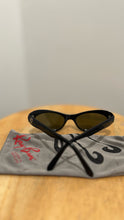 Load image into Gallery viewer, Ray Ban Black Sunglasses
