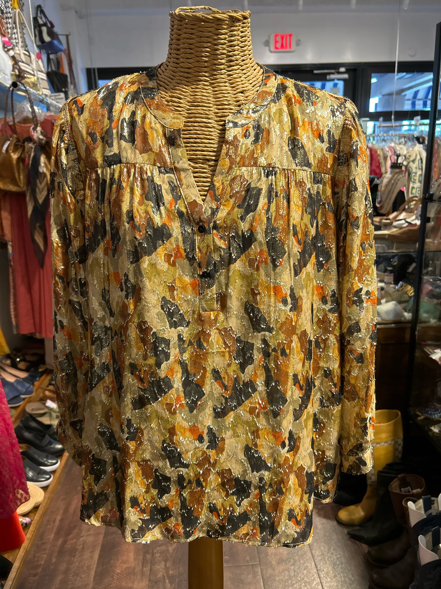 L/XL Clothing & Accessories - Sola Lucy Oakland