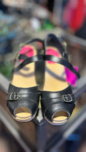 Load image into Gallery viewer, hasbeens Black w/wood heel clog sandal, Size 39
