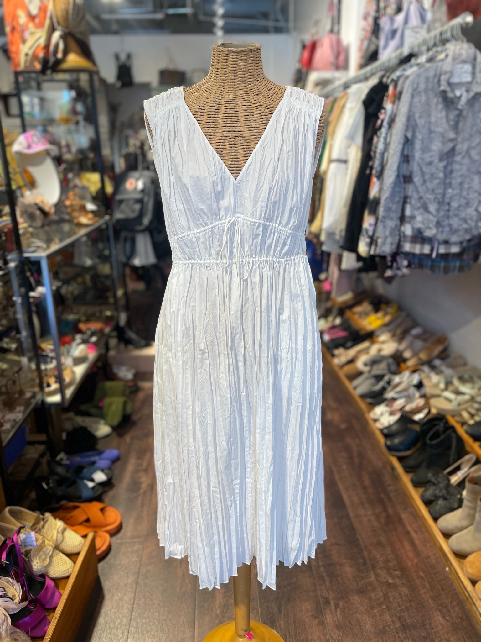 Rebecca Taylor White Cotton pleated v neck Sleeveless Dress, Size 8