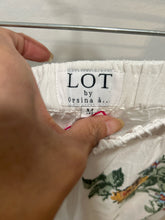 Load image into Gallery viewer, Lot by Orsina white &amp; multi Needlepoint Elastic Waist Pant, Size M
