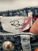 Load image into Gallery viewer, Rails medium wash Cotton Blend studded wasitline Jeans, Size 29
