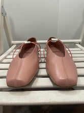Load image into Gallery viewer, M.Gemi Pink Leather Size 38 Flat Shoe
